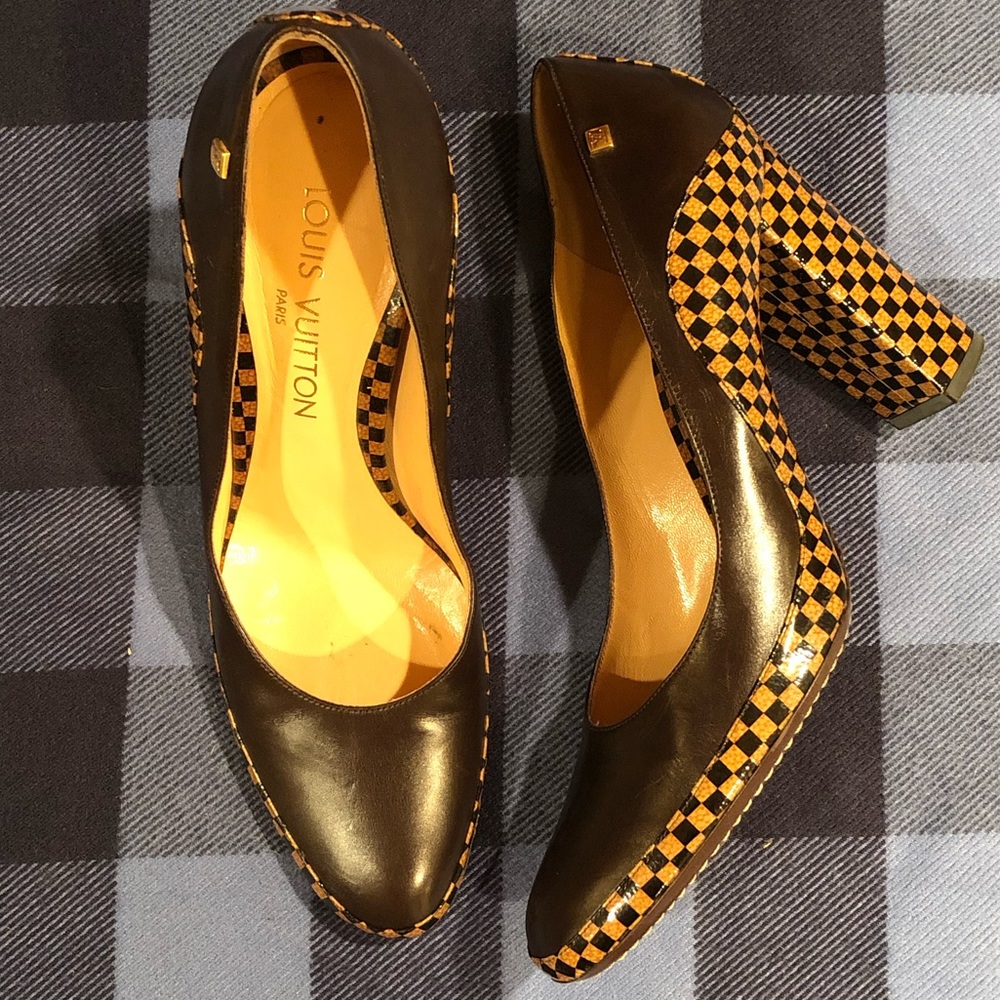 Louis Vuitton Leather Damier Pumps